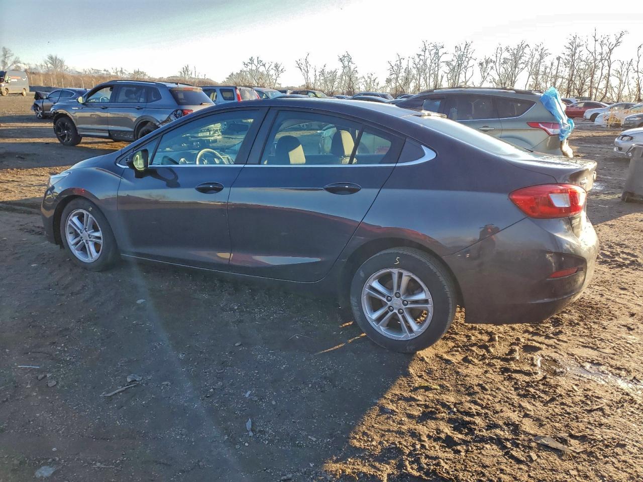 2016 CHEVROLET CRUZE LT photo 2