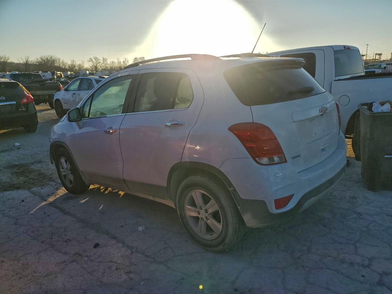 2020 CHEVROLET TRAX 1LT photo 2