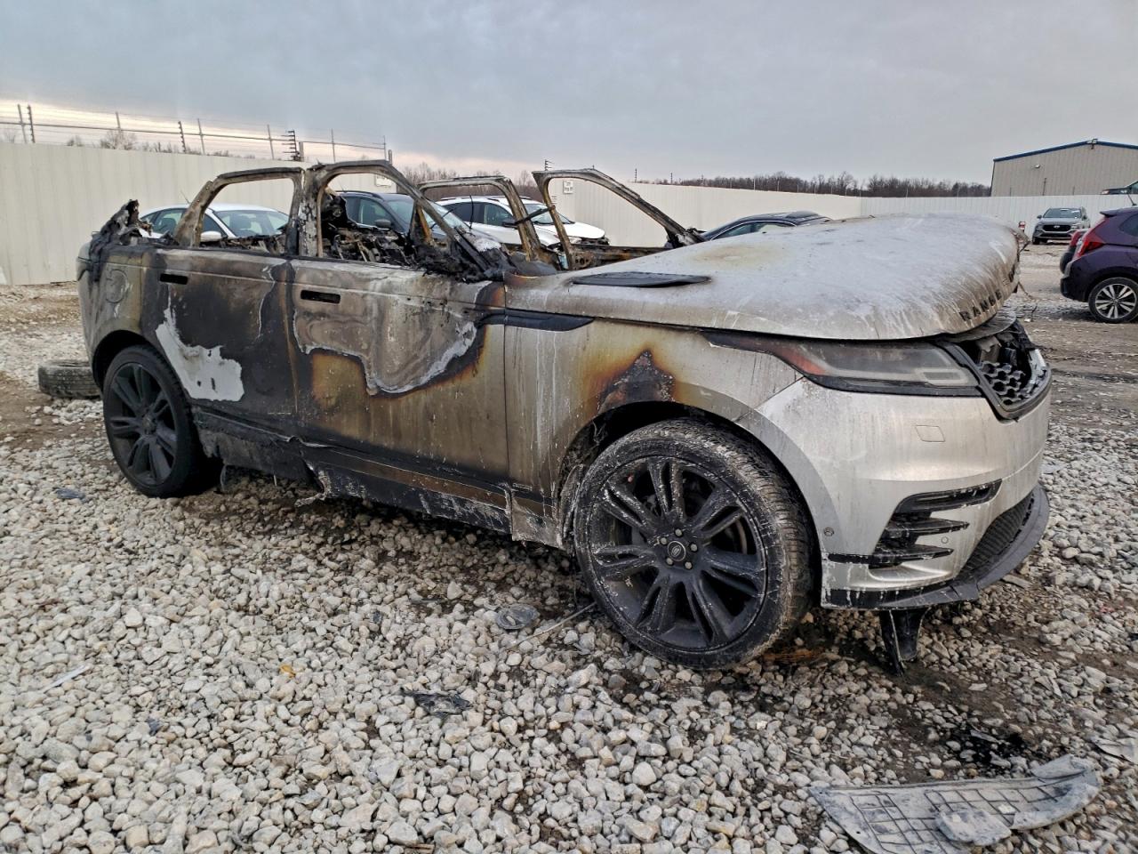 2019 LAND ROVER RANGE ROVER VELAR R-DYNAMIC SE photo 4