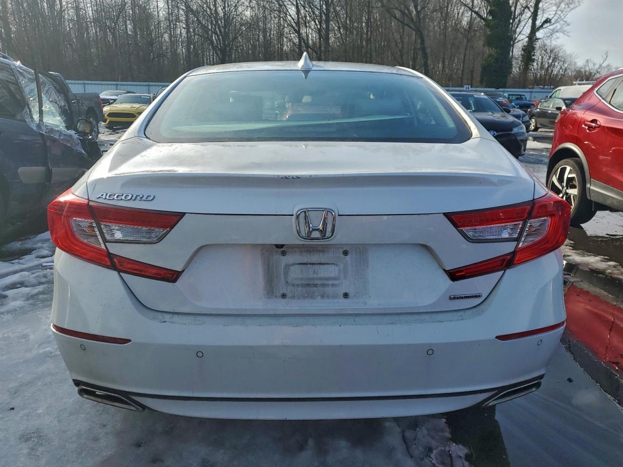 2018 HONDA ACCORD TOURING photo 6