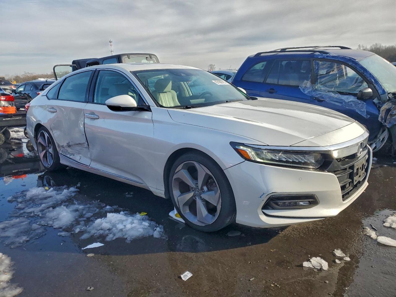 2018 HONDA ACCORD TOURING photo 4