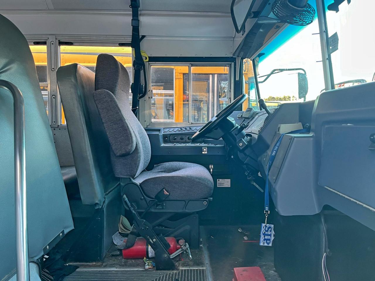 2015 BLZS SCHOOL BUS - TRANSIT VEHICLES SCHOOL BUS photo 5