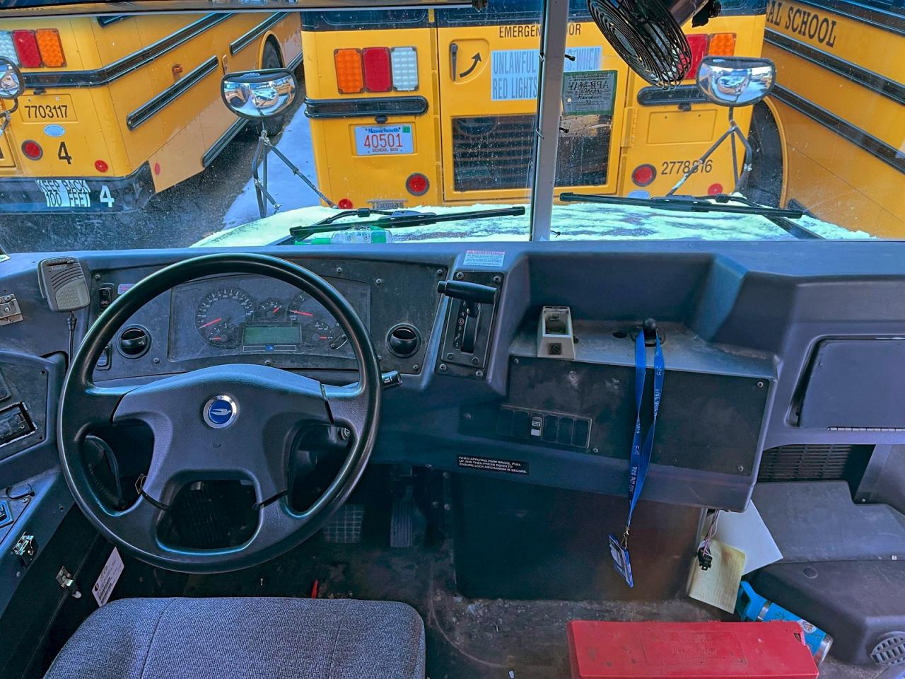 2015 BLZS SCHOOL BUS - TRANSIT VEHICLES SCHOOL BUS photo 9
