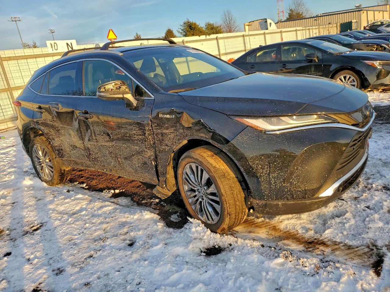 2021 TOYOTA VENZA LE photo 4