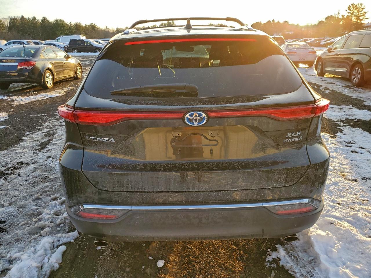 2021 TOYOTA VENZA LE photo 6