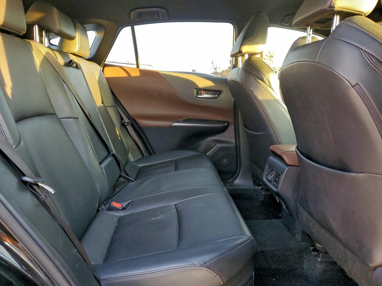 2021 TOYOTA VENZA LE photo 11