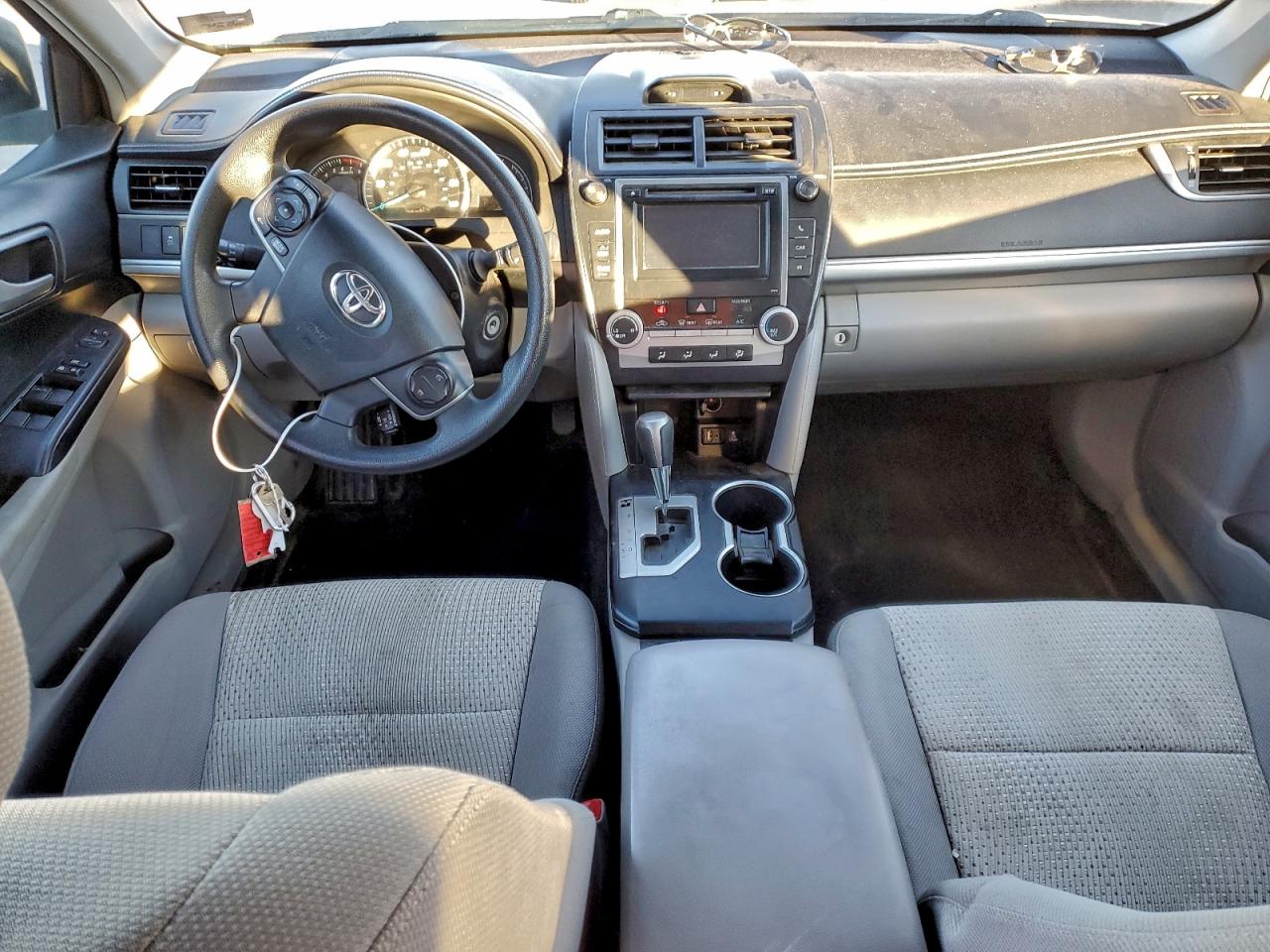 2013 TOYOTA CAMRY L photo 8