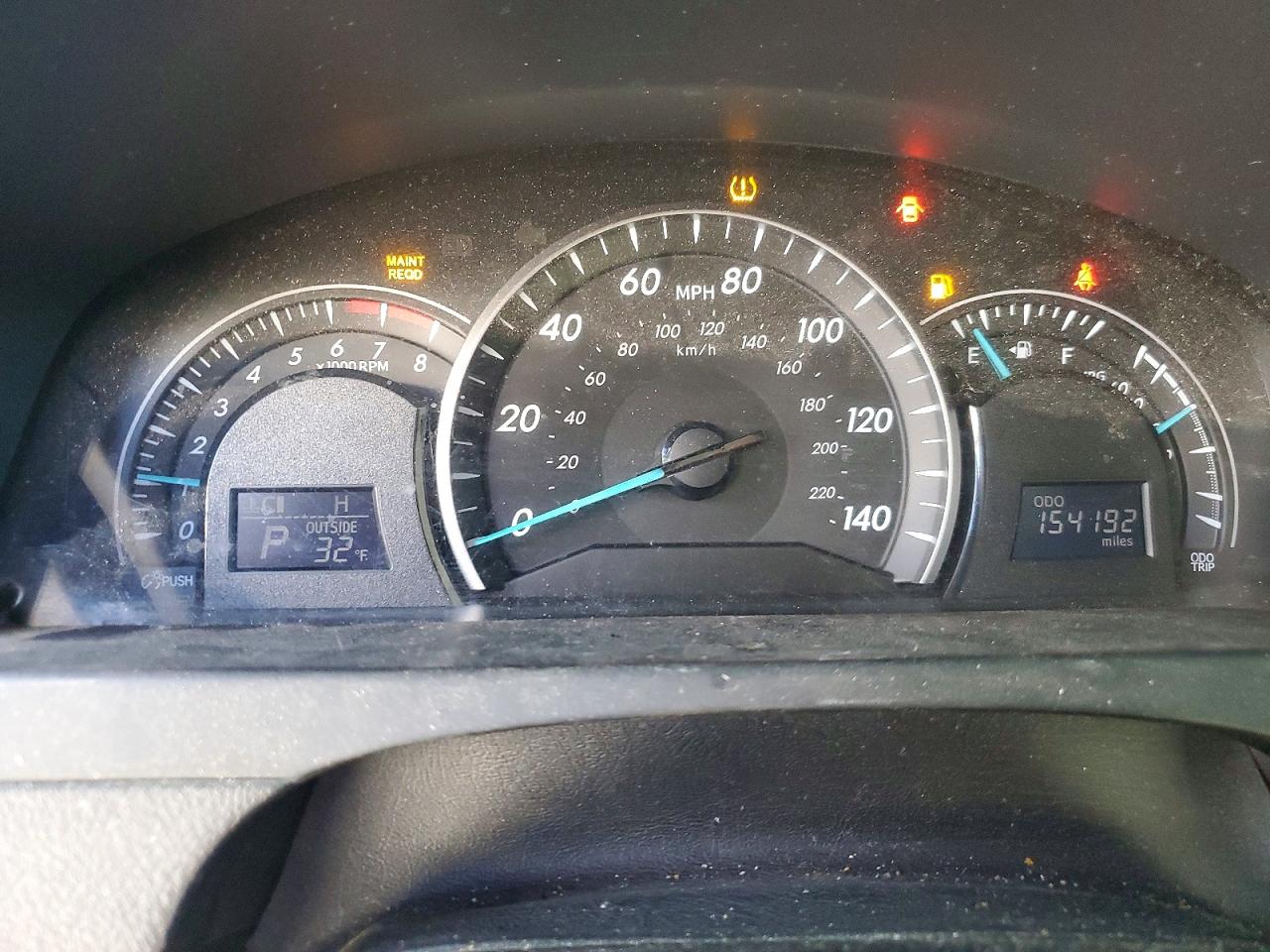 2013 TOYOTA CAMRY L photo 9