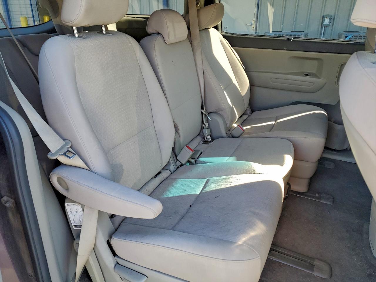 2016 KIA SEDONA LX photo 41