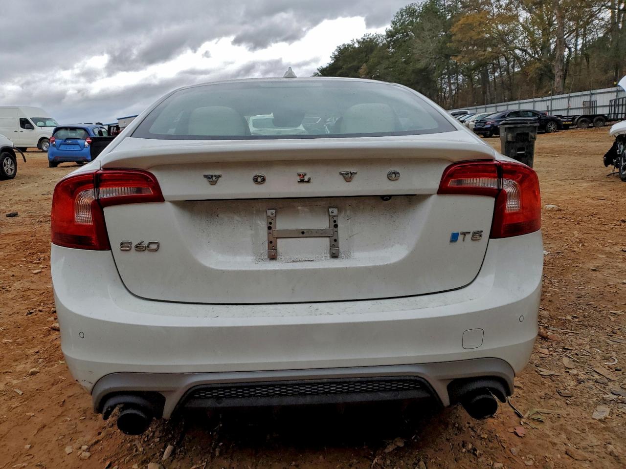 2017 VOLVO S60 photo 6