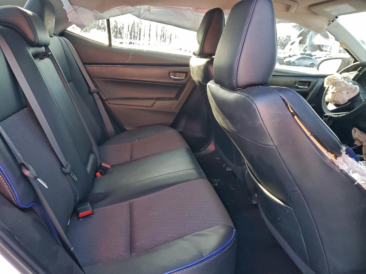2019 TOYOTA COROLLA L photo 10