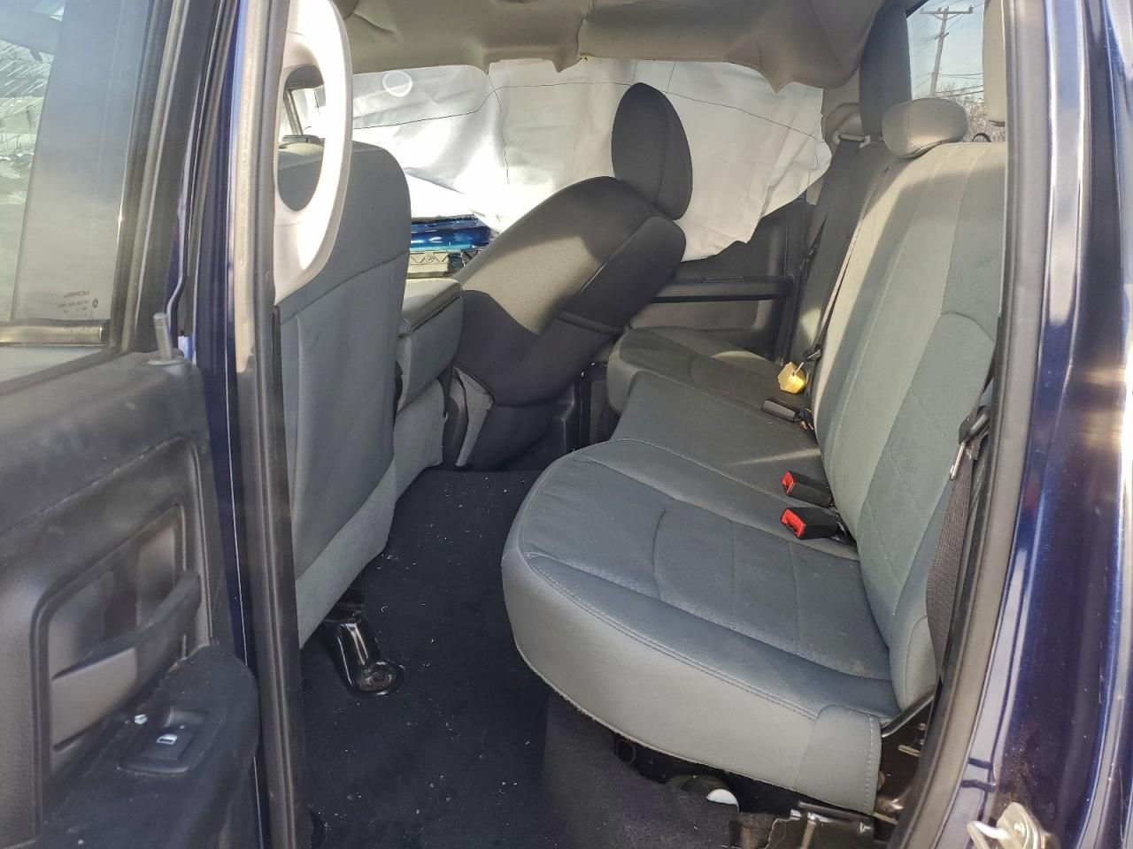 2014 RAM 1500 ST photo 10