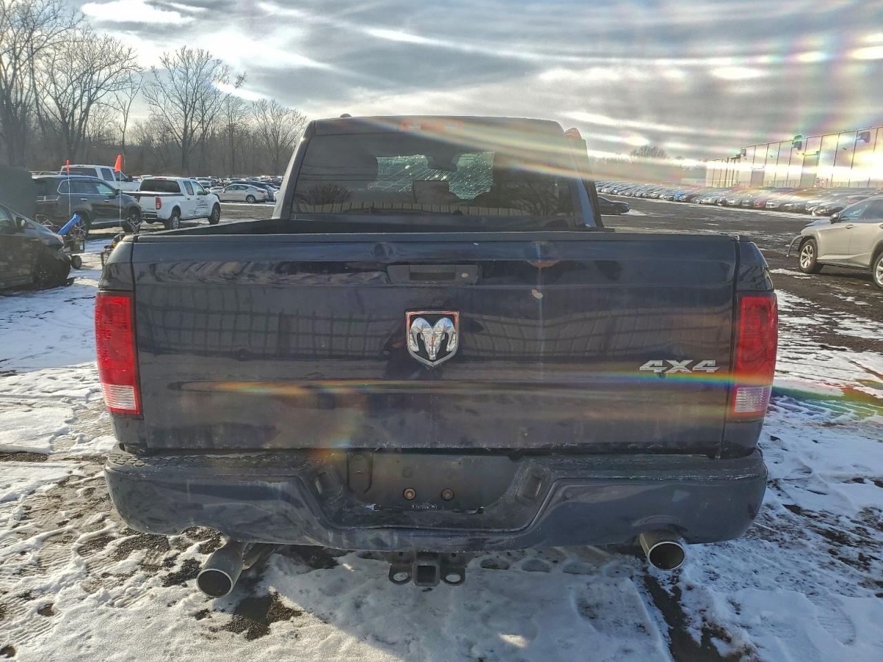 2014 RAM 1500 ST photo 6