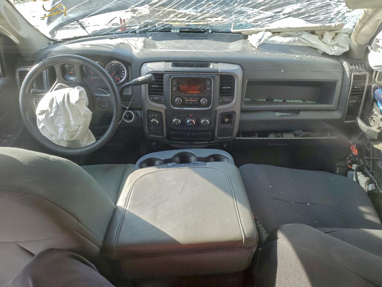 2014 RAM 1500 ST photo 8