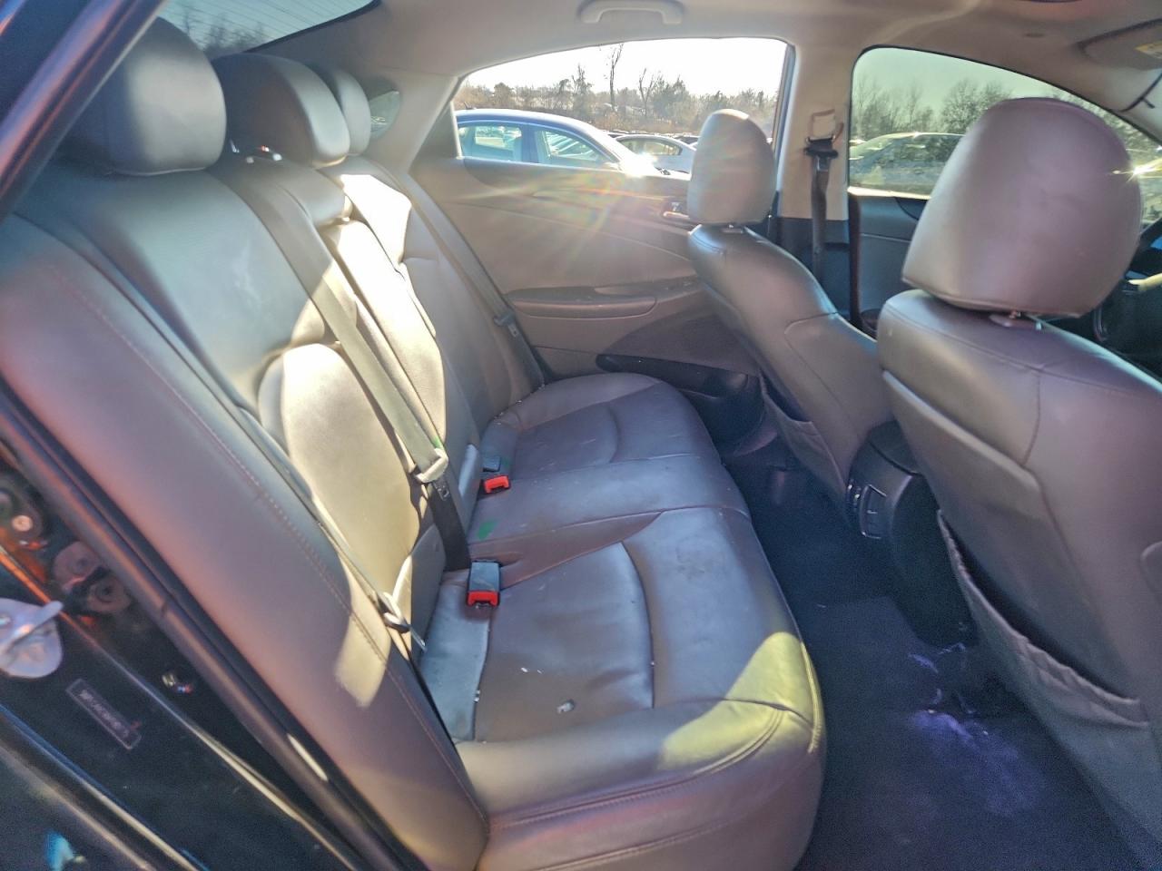 2011 HYUNDAI SONATA SE photo 10