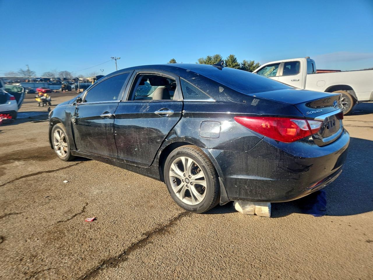2011 HYUNDAI SONATA SE photo 2