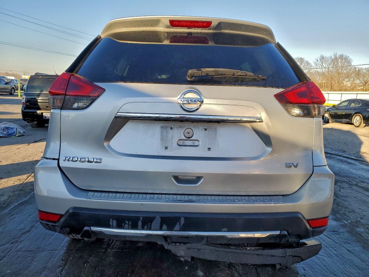 2018 NISSAN ROGUE SV photo 6