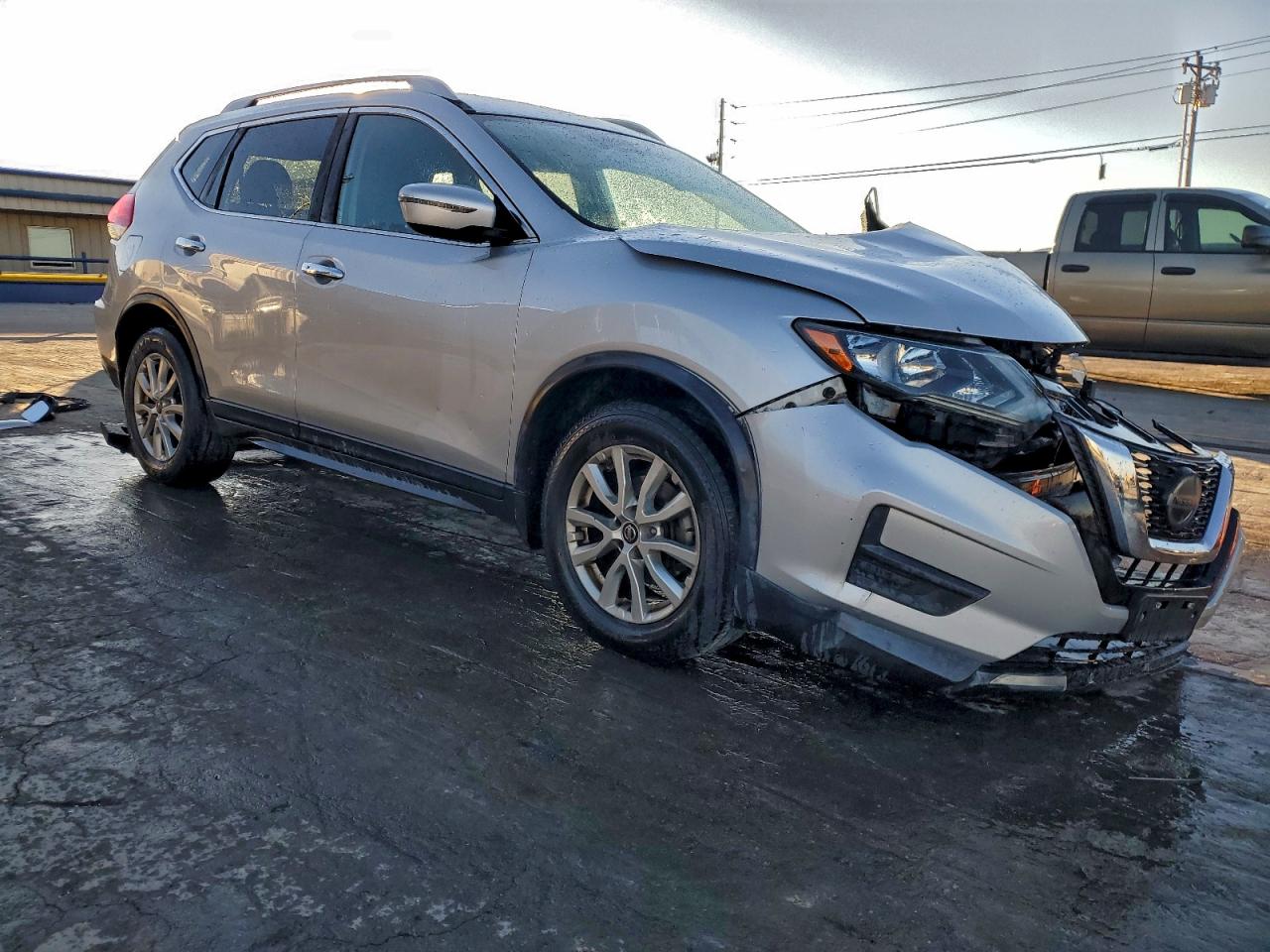 2018 NISSAN ROGUE SV photo 4