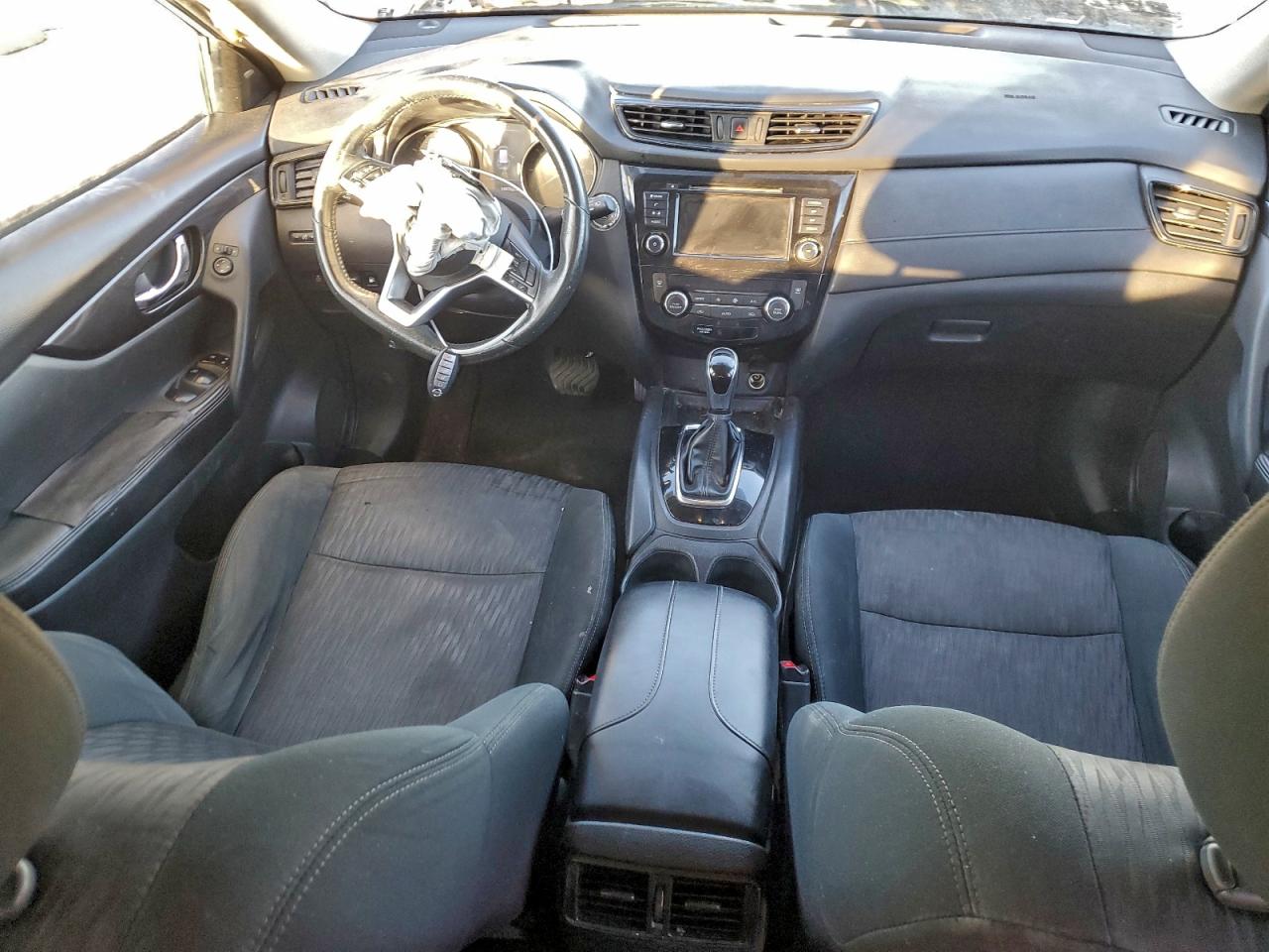 2018 NISSAN ROGUE SV photo 8