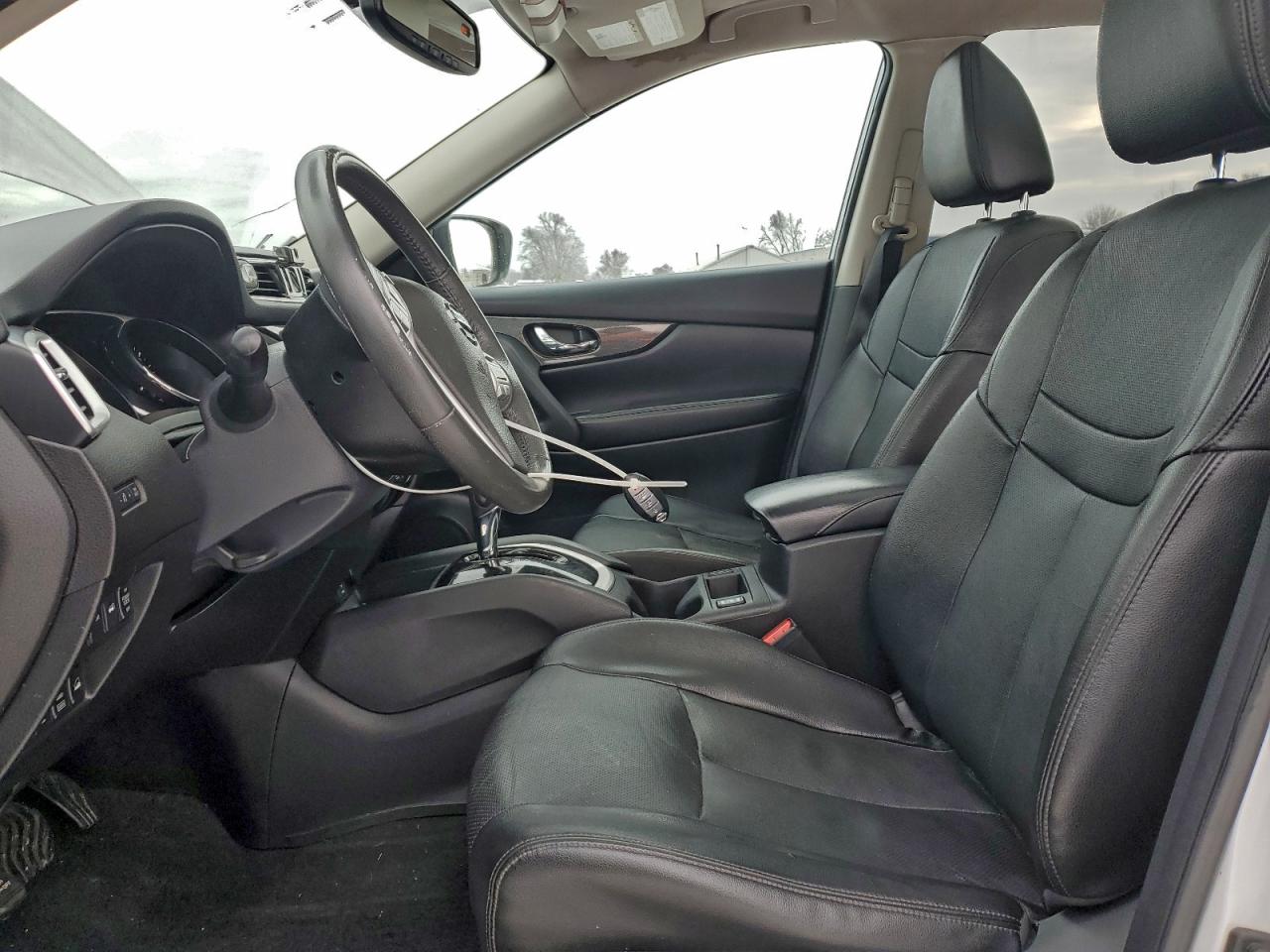 2016 NISSAN ROGUE S photo 13