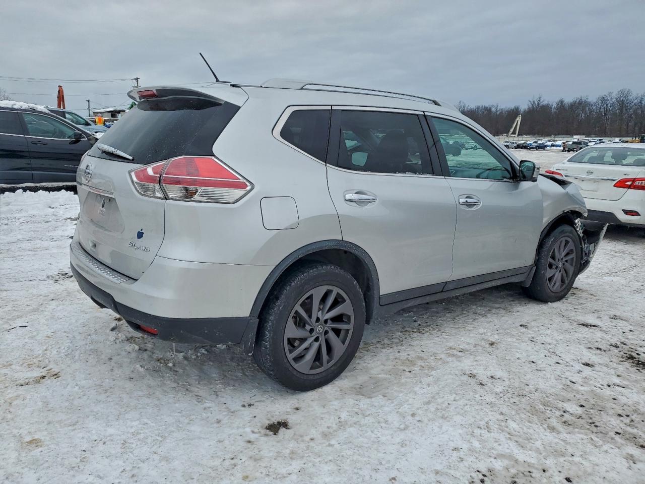 2016 NISSAN ROGUE S photo 5
