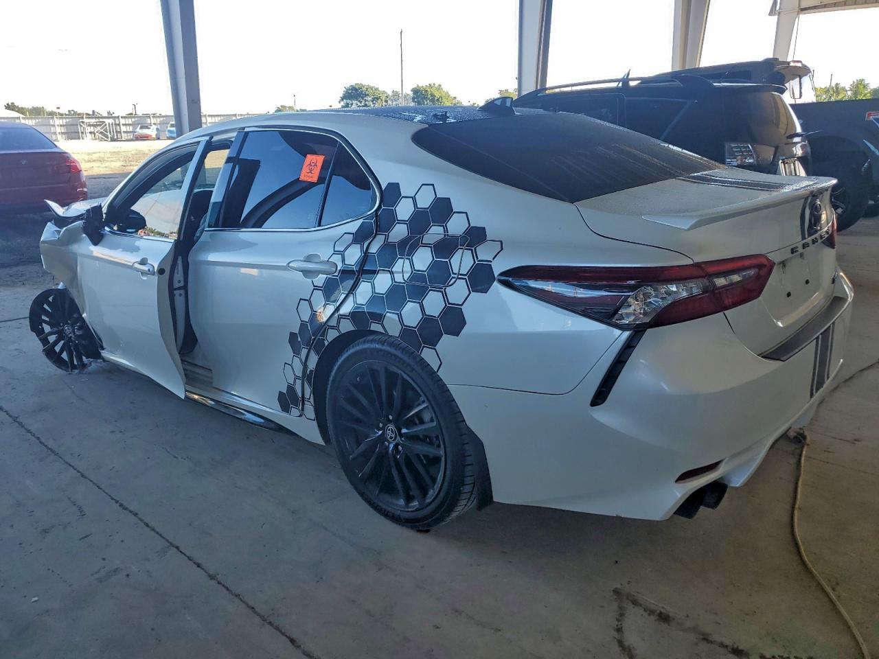 2023 TOYOTA CAMRY XSE photo 2