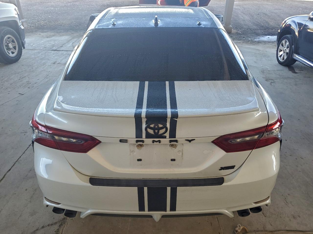 2023 TOYOTA CAMRY XSE photo 6