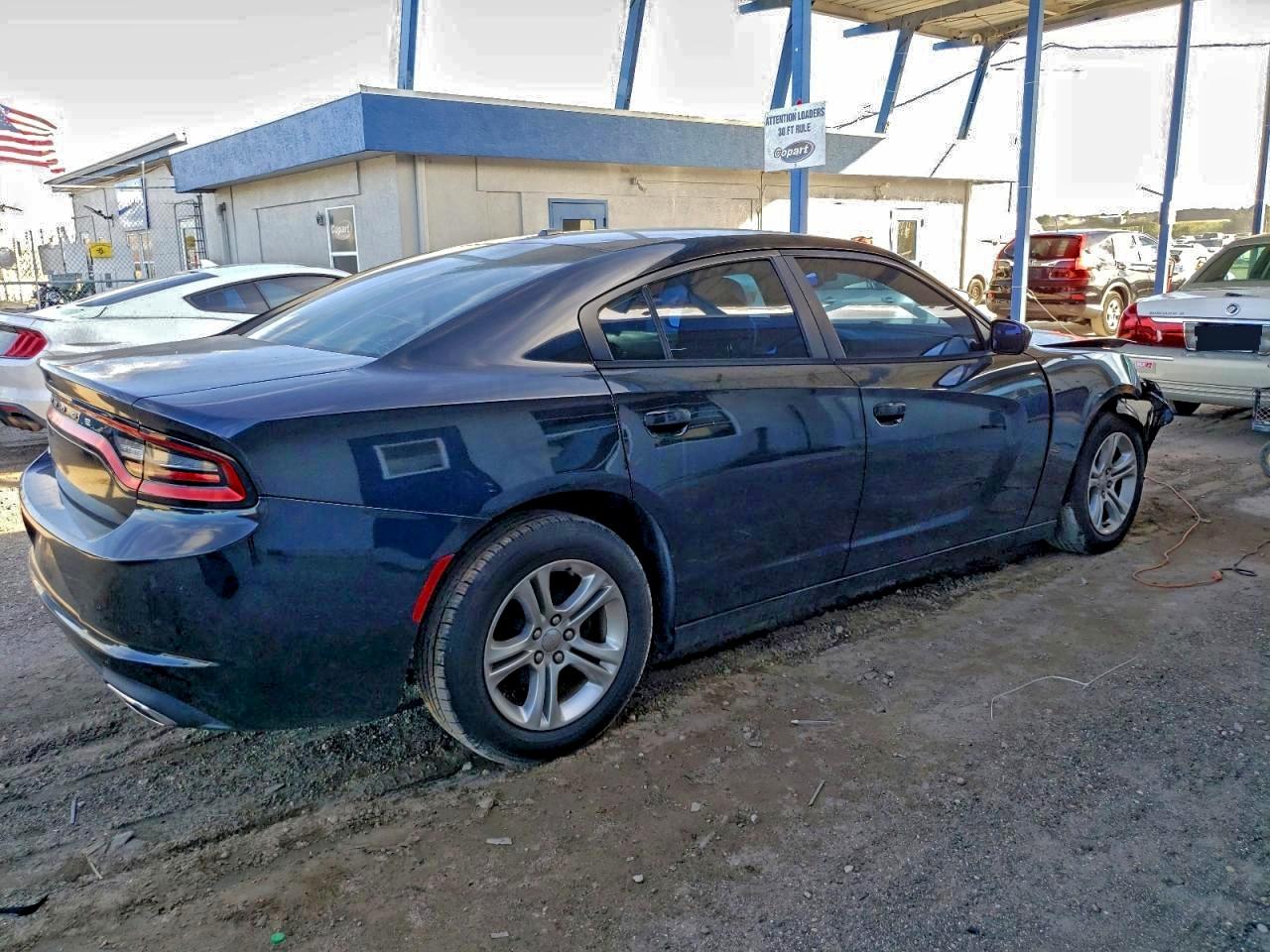 2015 DODGE CHARGER SE photo 3