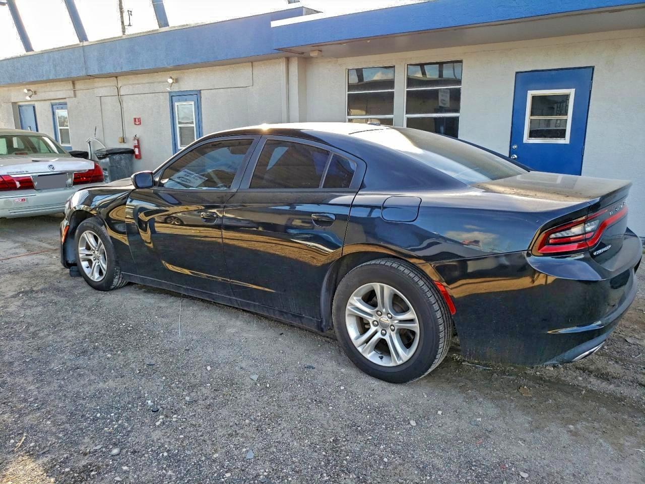 2015 DODGE CHARGER SE photo 2