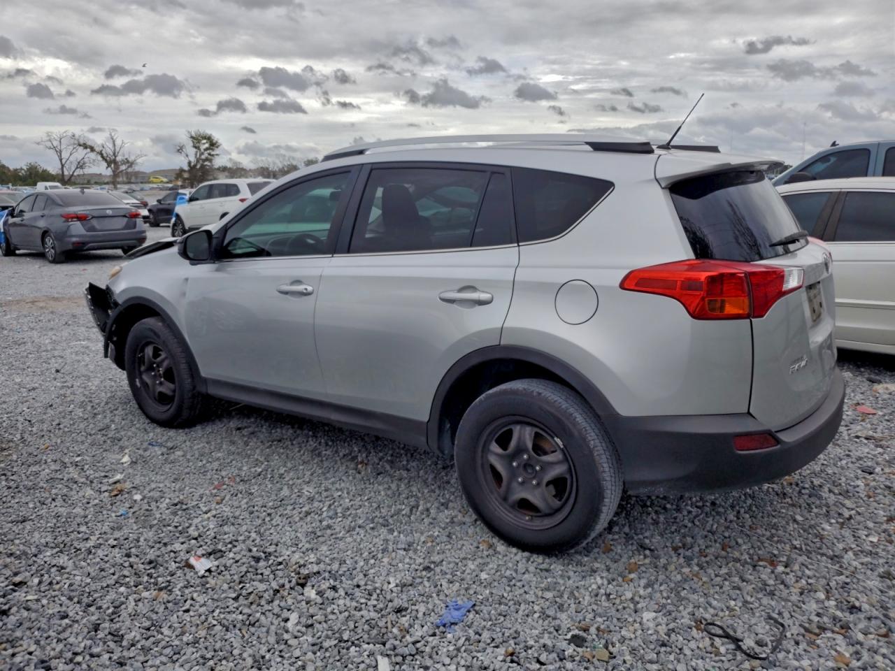 2013 TOYOTA RAV4 LE photo 2