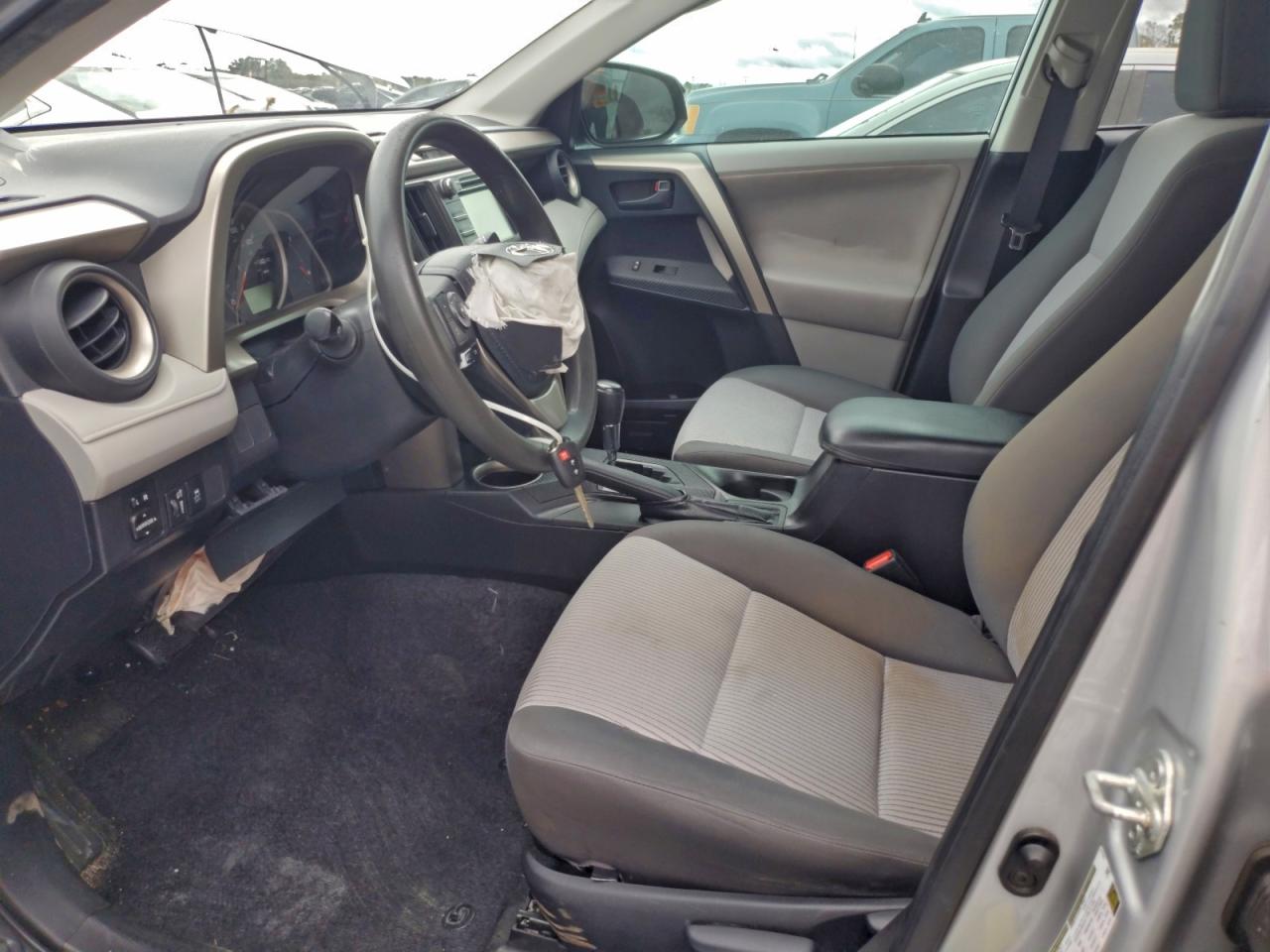 2013 TOYOTA RAV4 LE photo 7