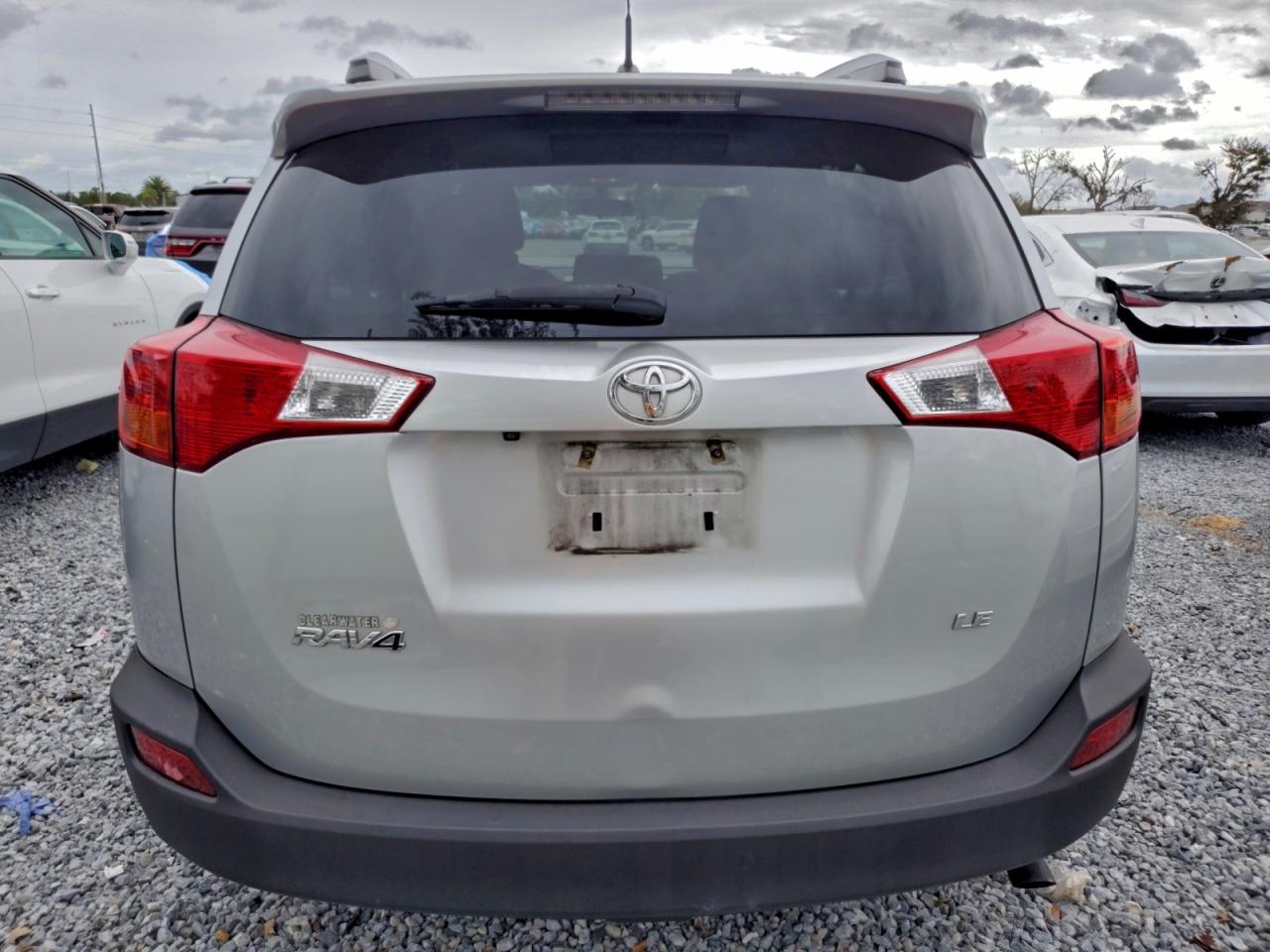2013 TOYOTA RAV4 LE photo 6