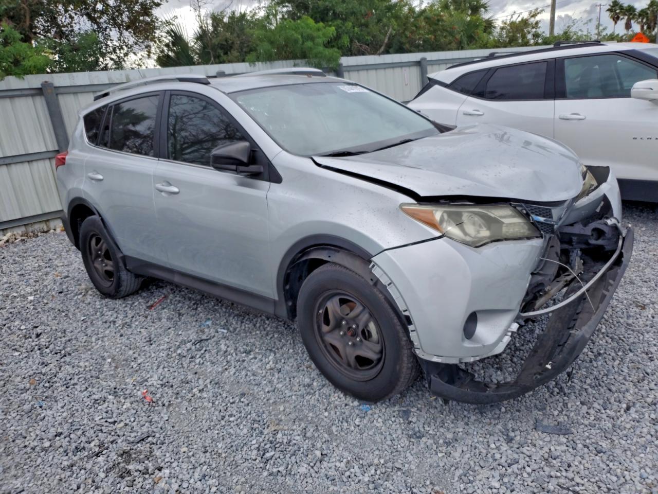 2013 TOYOTA RAV4 LE photo 4