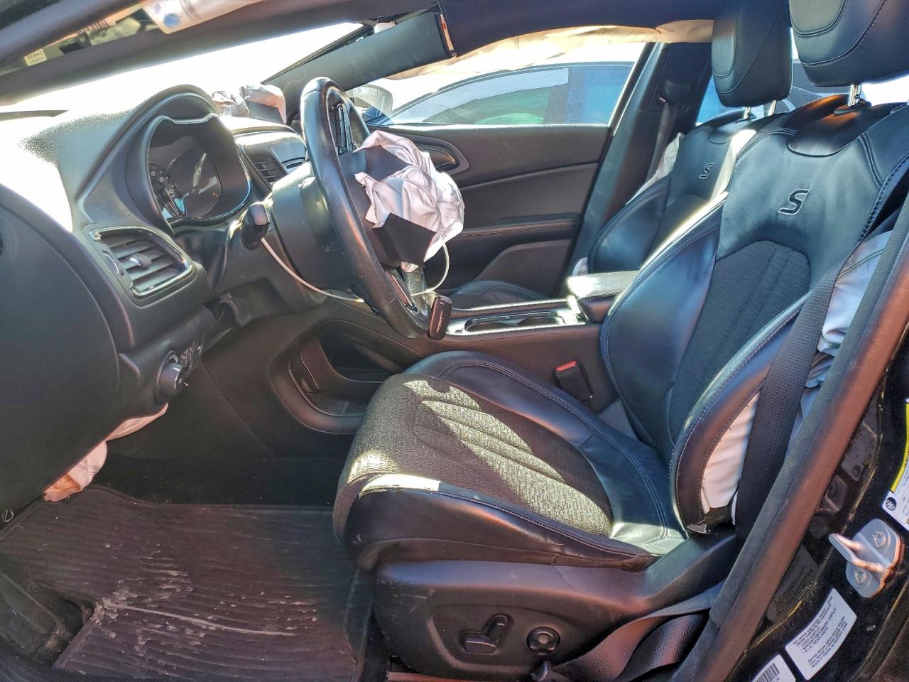 2015 CHRYSLER 200 S photo 7
