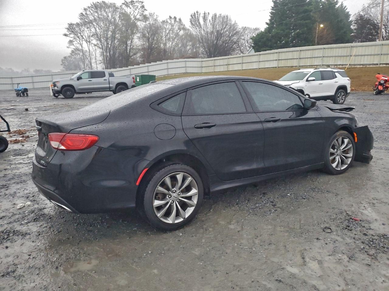 2015 CHRYSLER 200 S photo 3