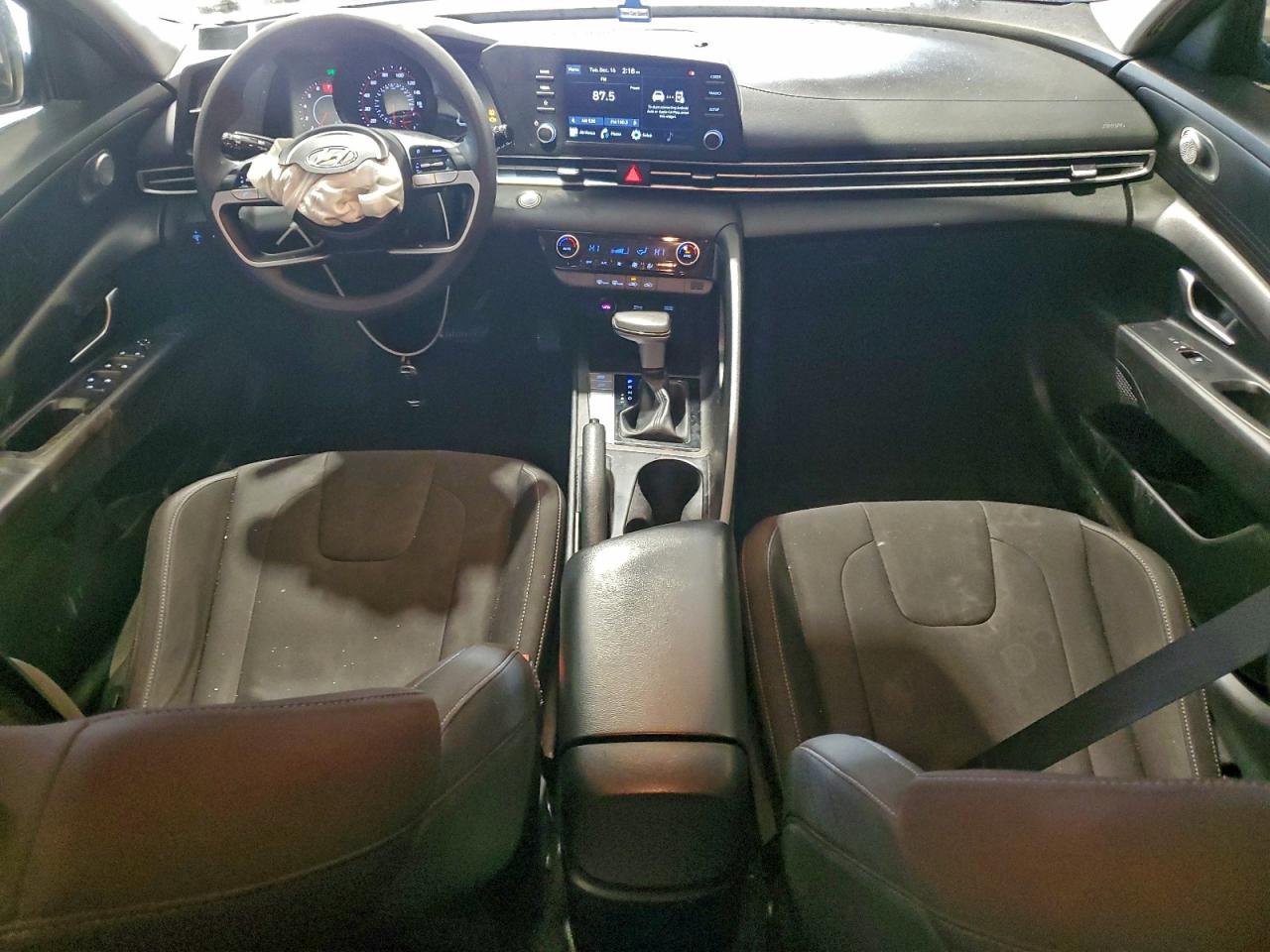 2022 HYUNDAI ELANTRA SEL photo 8