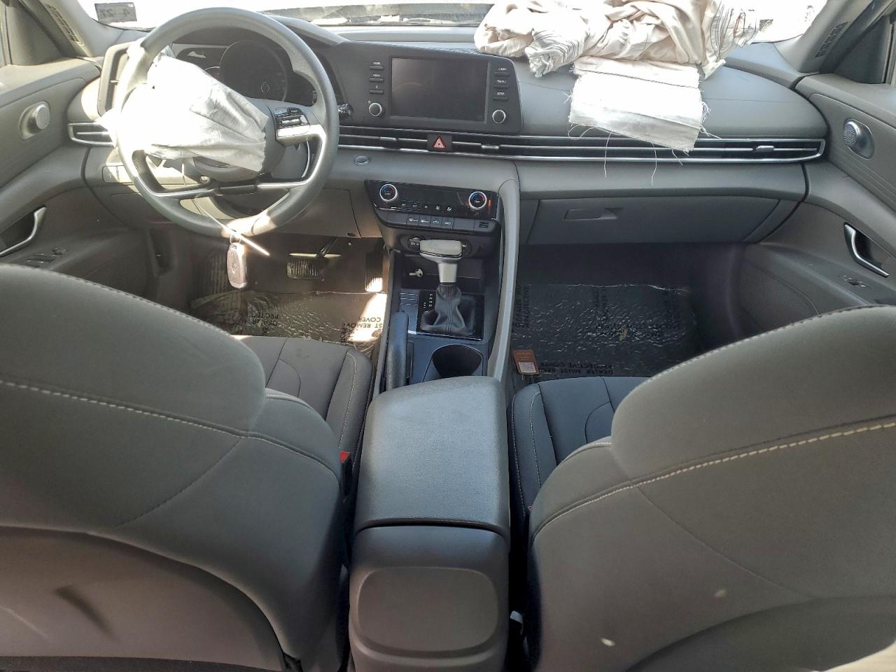 2022 HYUNDAI ELANTRA SEL photo 8