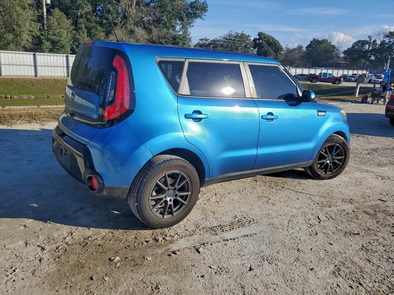 2016 KIA SOUL + photo 3