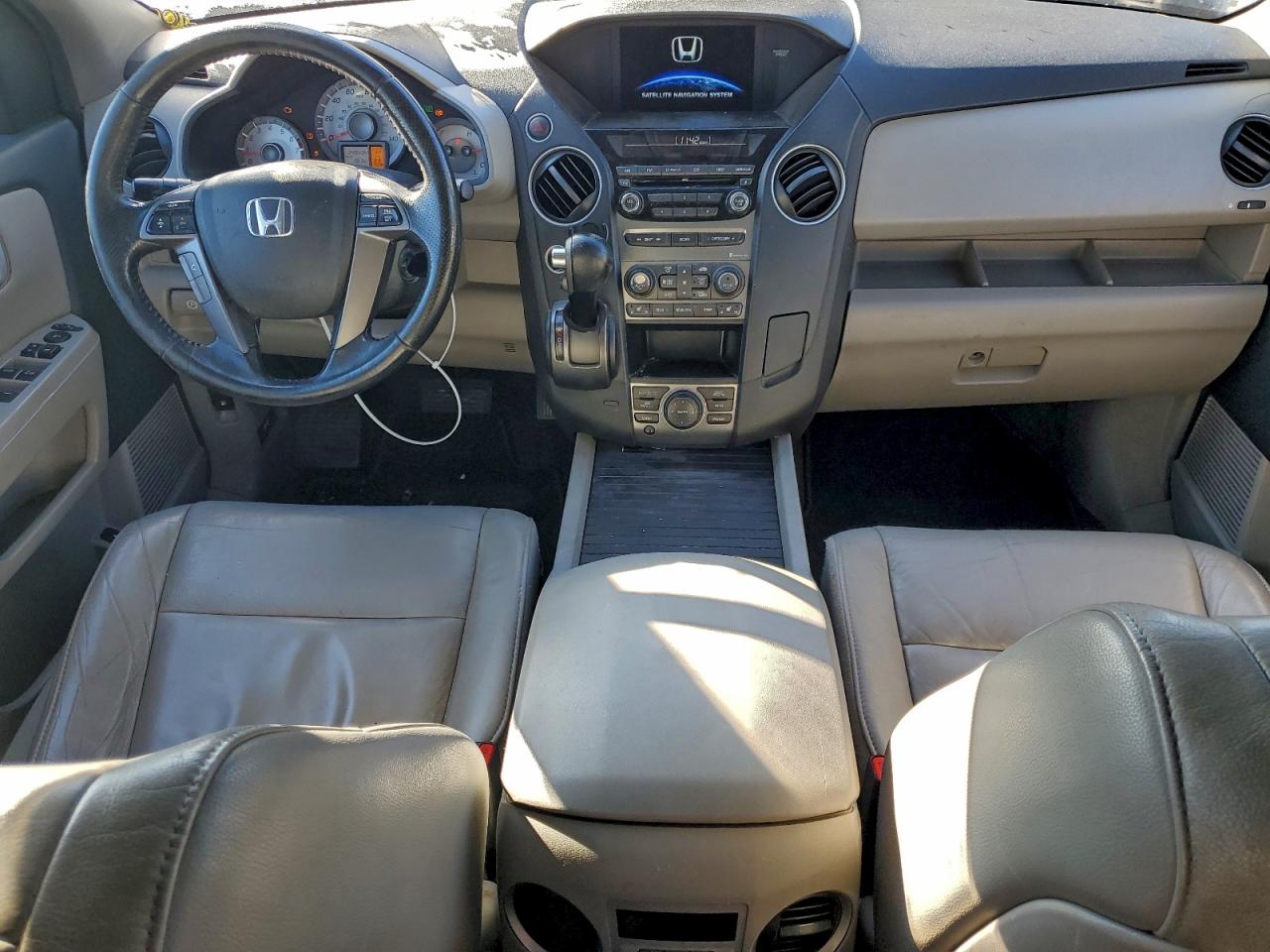 2015 HONDA PILOT EXLN photo 8