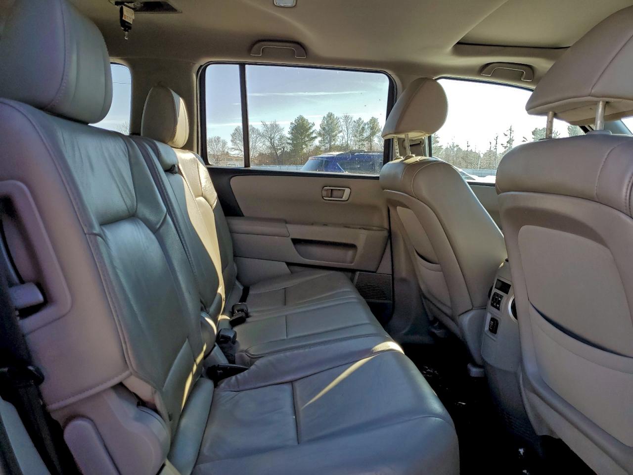 2015 HONDA PILOT EXLN photo 11