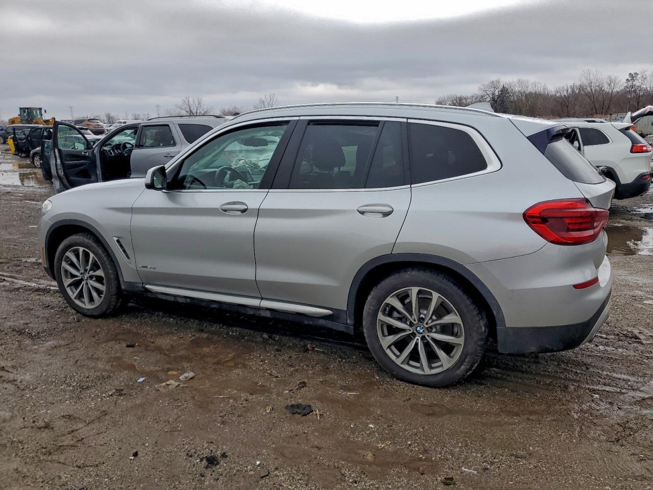 2018 BMW X3 XDRIVE30I photo 2