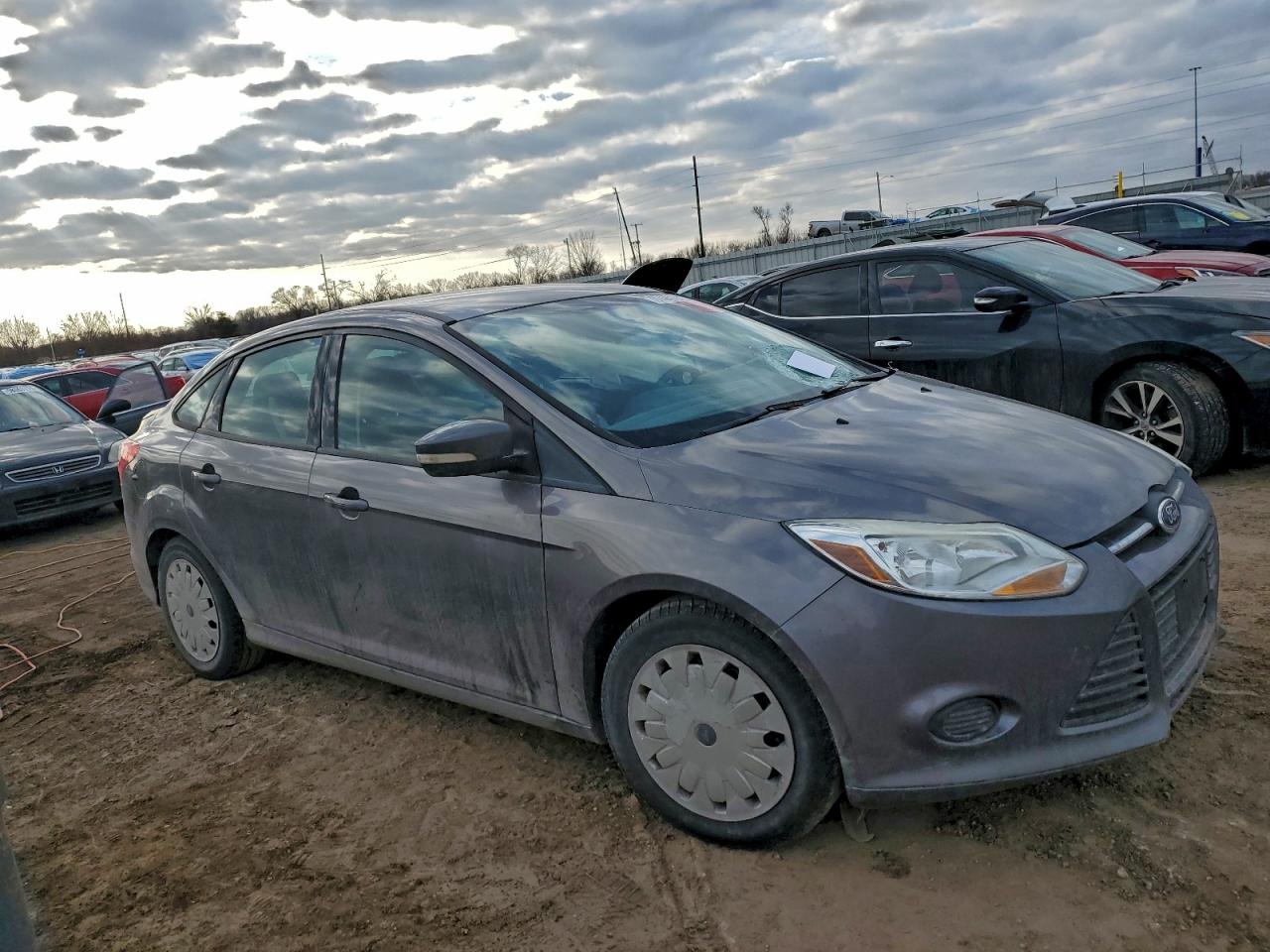 2014 FORD FOCUS SE photo 4