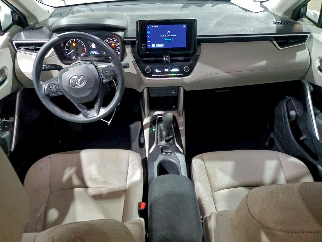 2023 TOYOTA COROLLA CROSS L photo 8