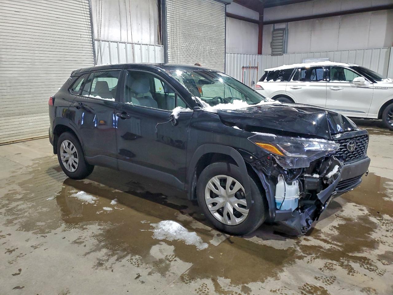 2023 TOYOTA COROLLA CROSS L photo 4