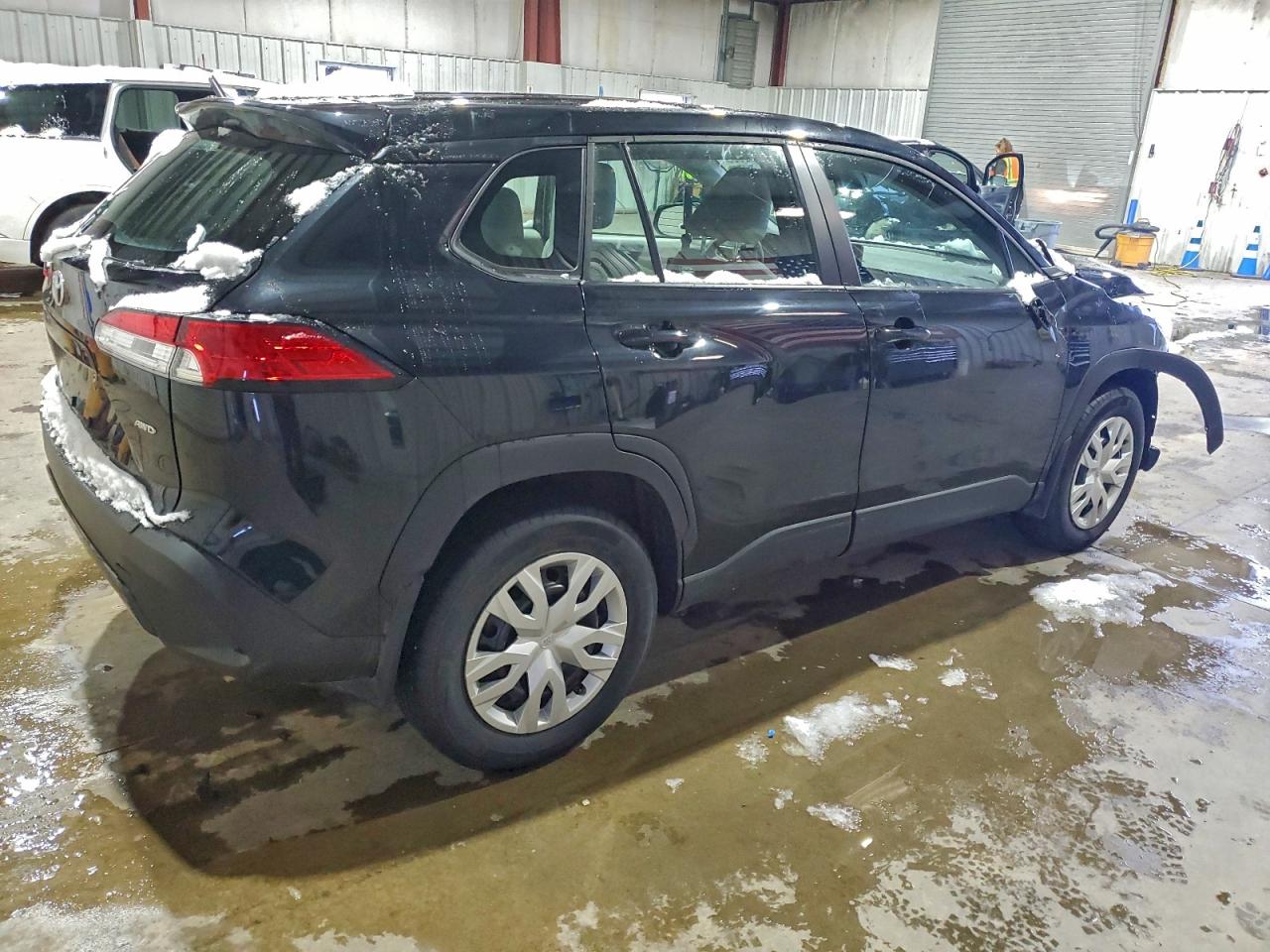 2023 TOYOTA COROLLA CROSS L photo 3