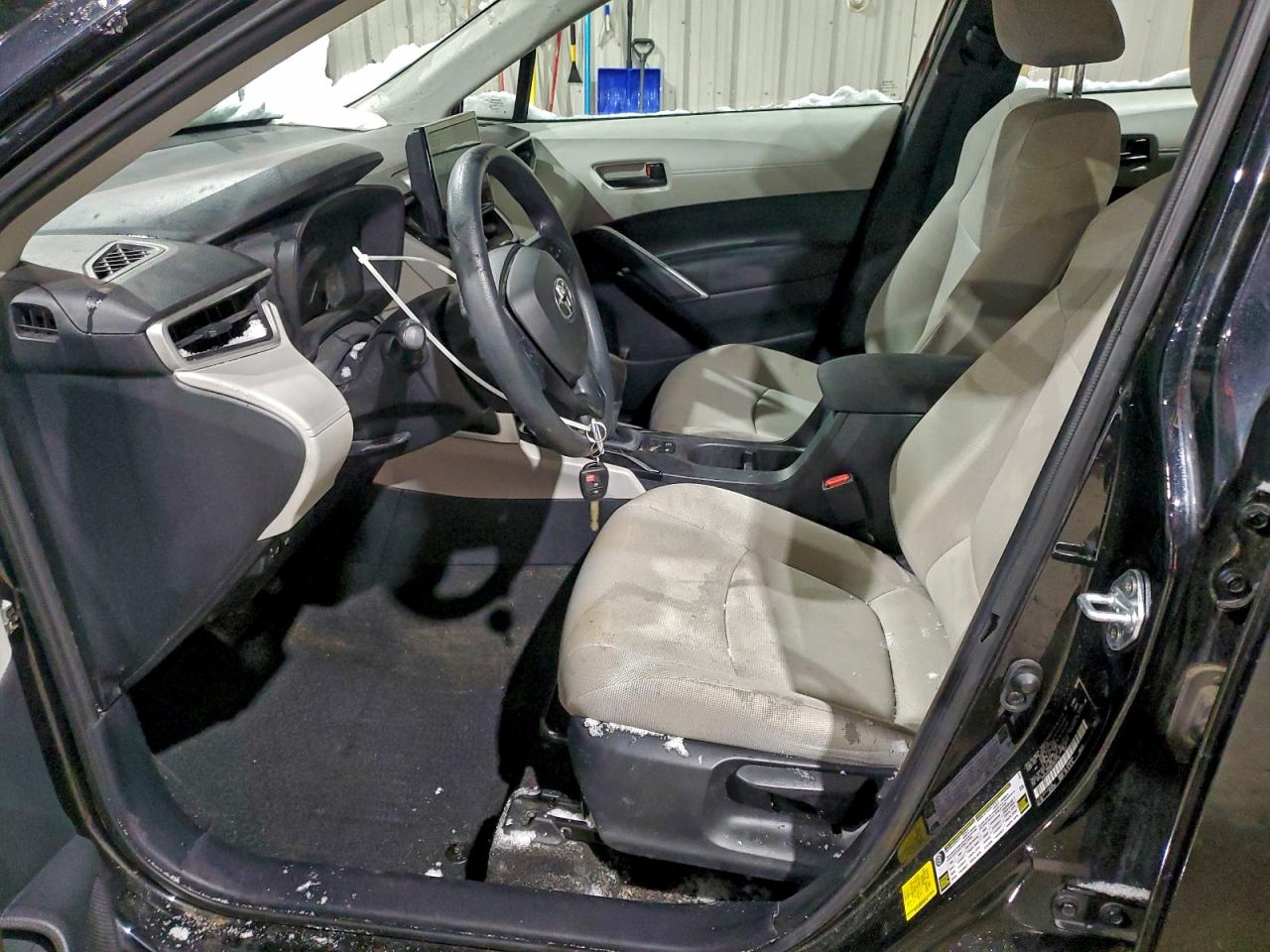 2023 TOYOTA COROLLA CROSS L photo 7
