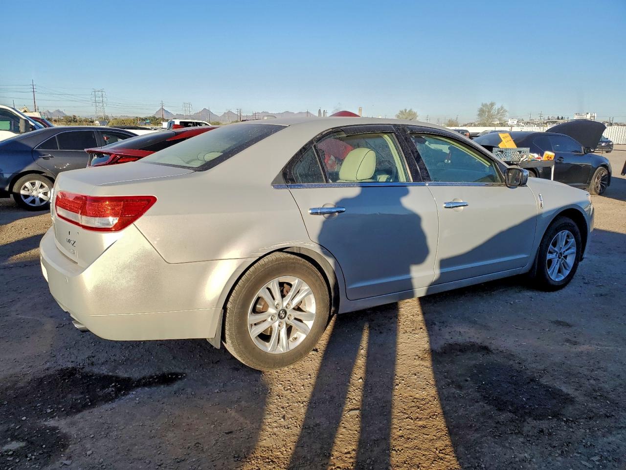 2010 LINCOLN MKZ photo 3