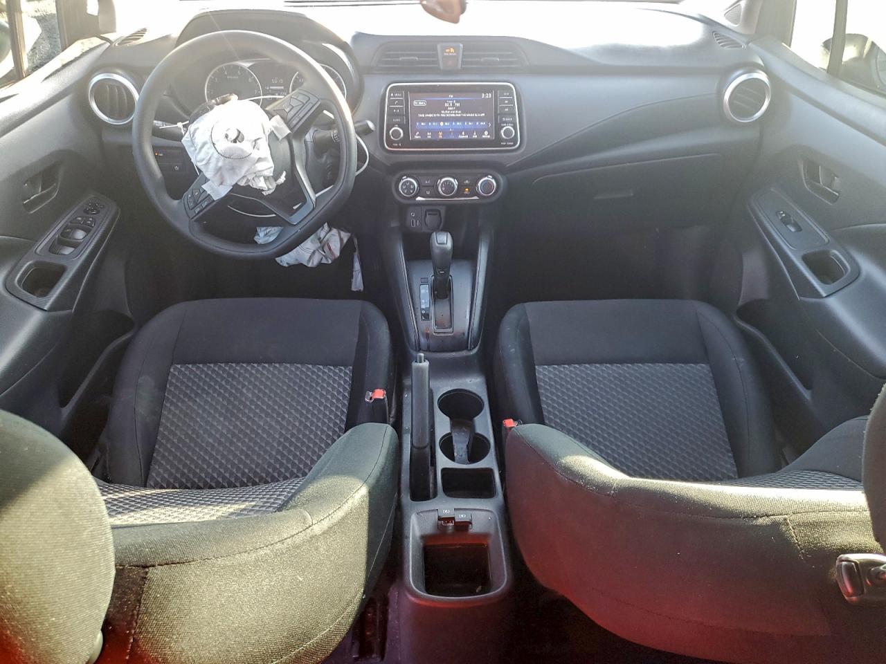 2024 NISSAN VERSA S photo 8