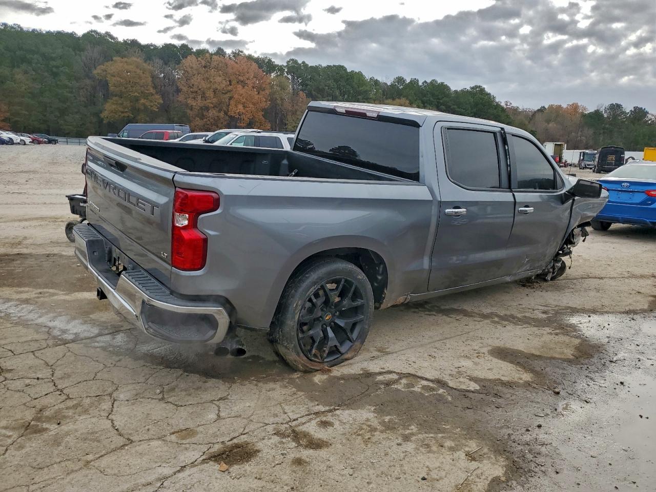 2020 CHEVROLET SILVERADO C1500 LT photo 3