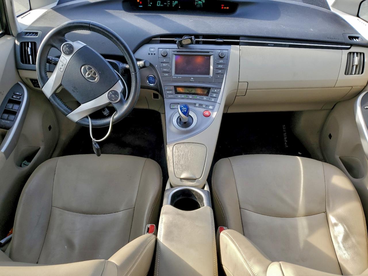 2014 TOYOTA PRIUS photo 8